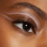 Sombra-Liquida-Catrice-Deep-Matte-Liq.-Eyesh.-010
