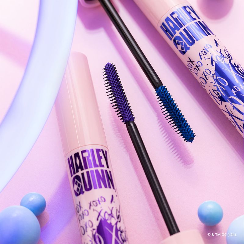 Mascara-Essence-Harley-Quinn-Coloured-Mascara-01