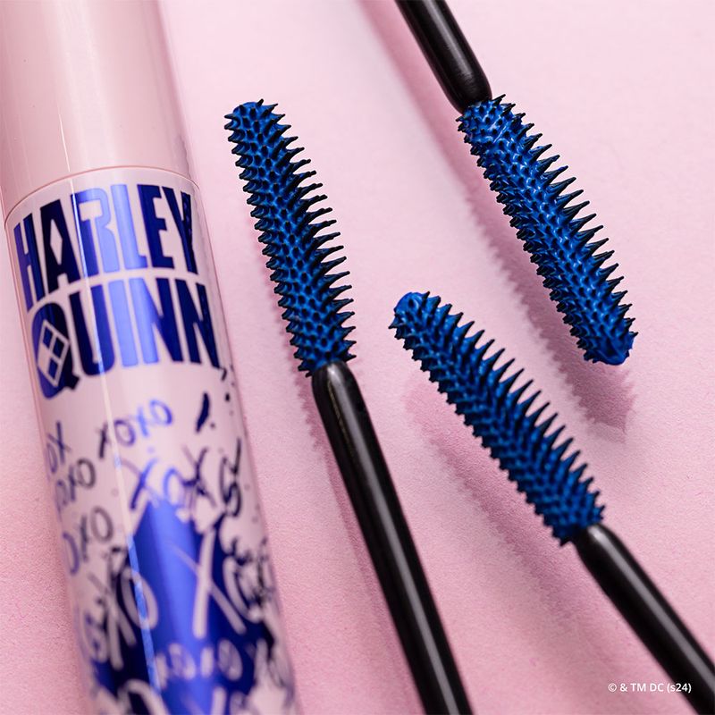 Mascara-Essence-Harley-Quinn-Coloured-Mascara-02