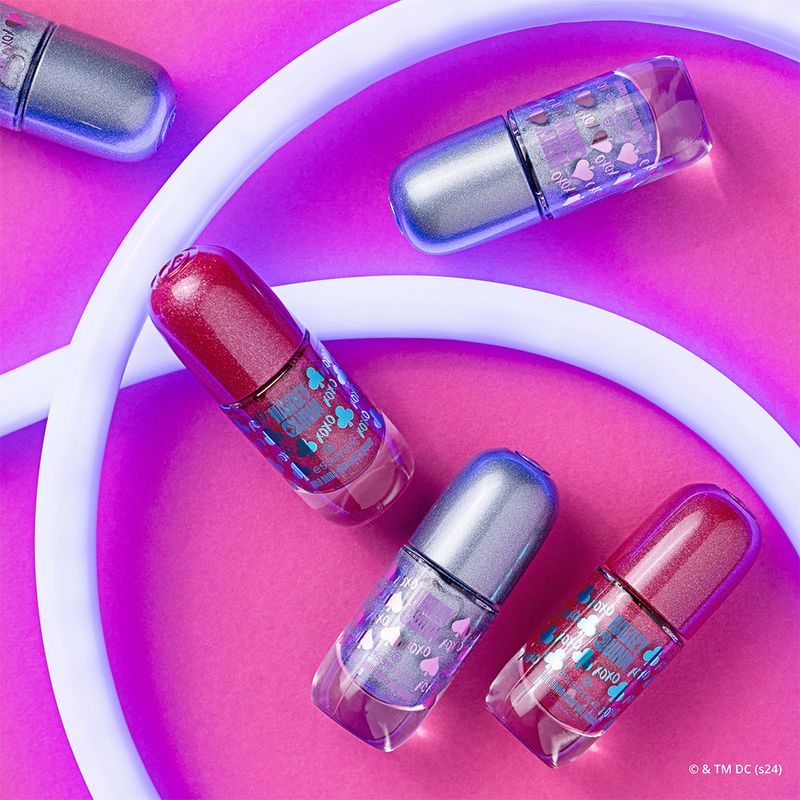 Esmalte-Essence-Harley-Quinn-Holo-Bomb-Effect-Nail-Lacquer-01