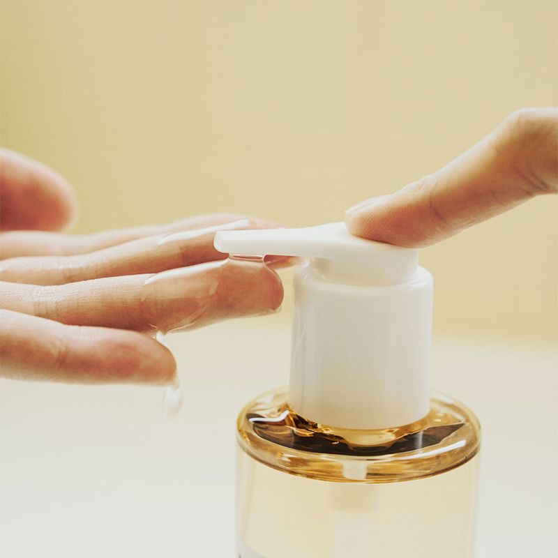 241112_Light-Cleansing-Oil_1