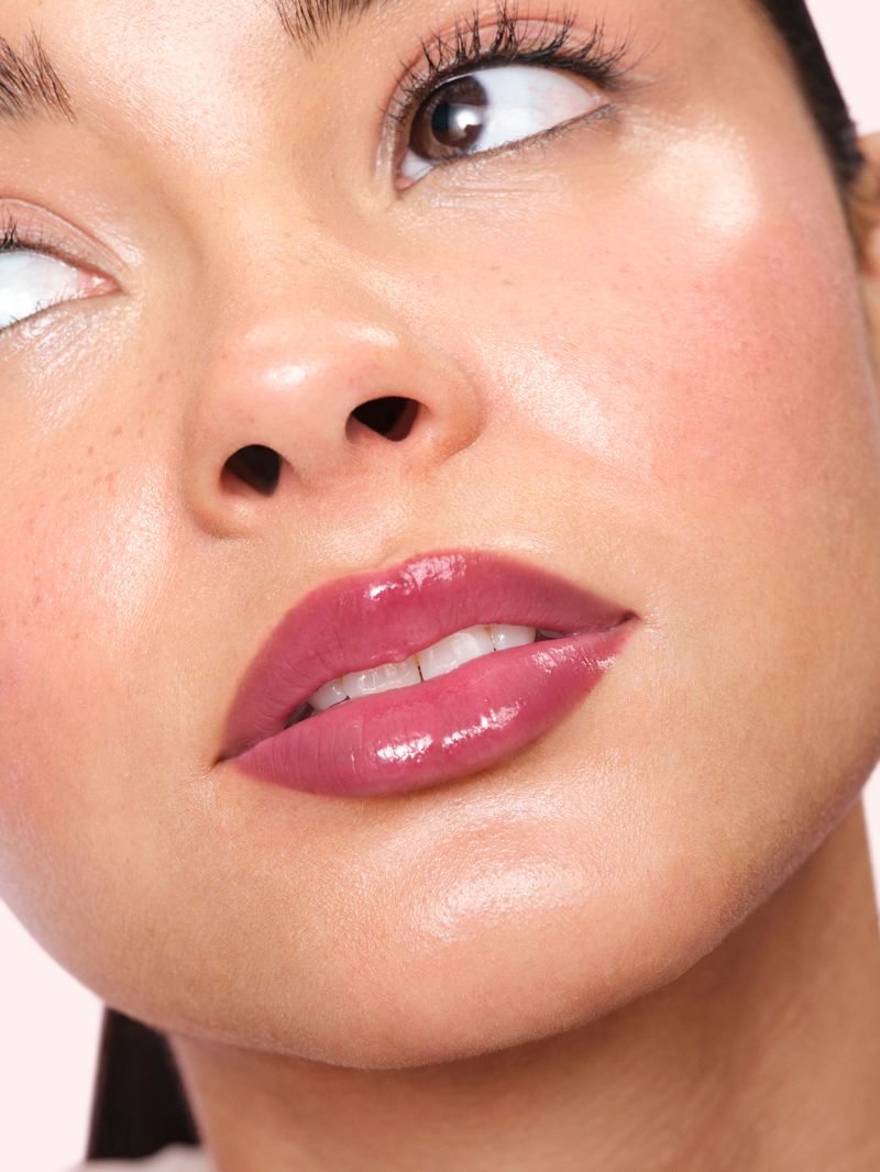-HQ-_GCL_BlueberryJelly_Model-02_250117