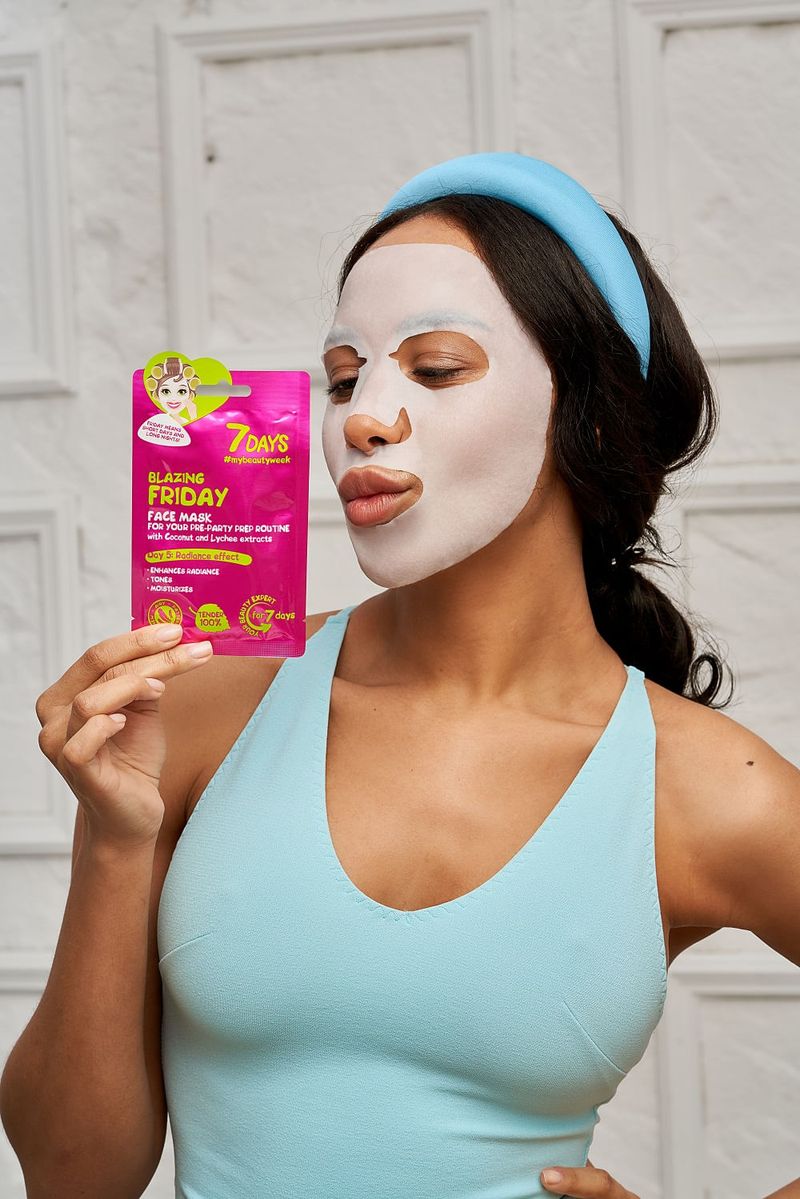 Mascarilla Facial 7 Days Blazing Friday With Coconut Water And Lychee-1768575131952