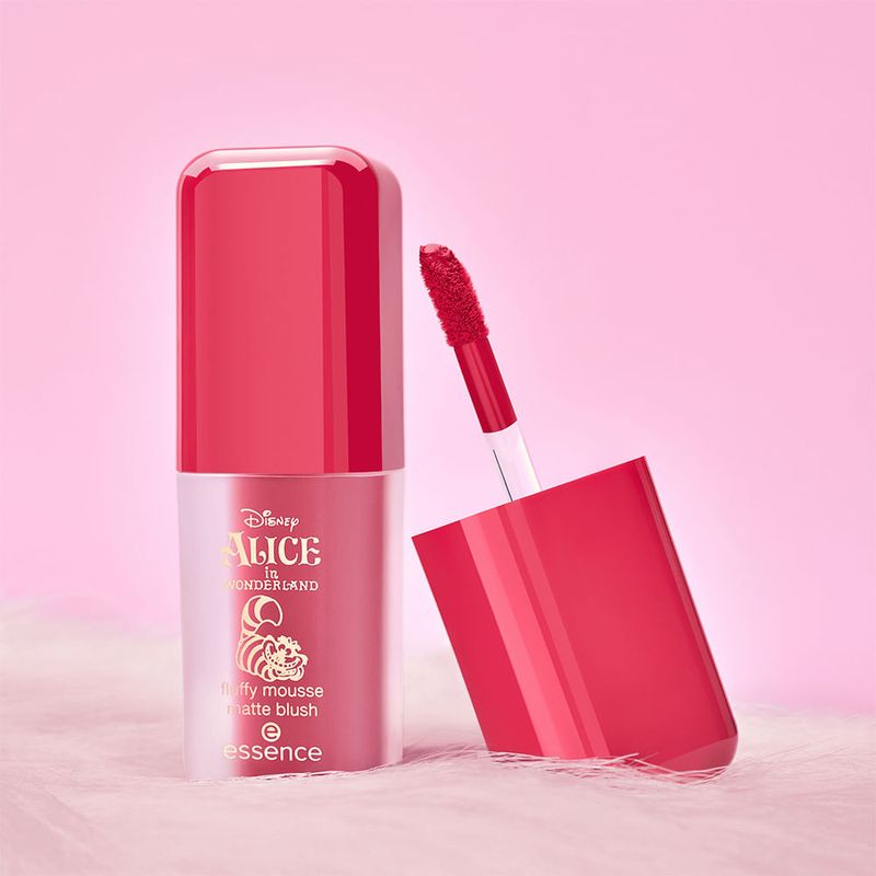 Rubor Essence Disney Alice In Wonderland Fluffy Mousse Matte Blush 01